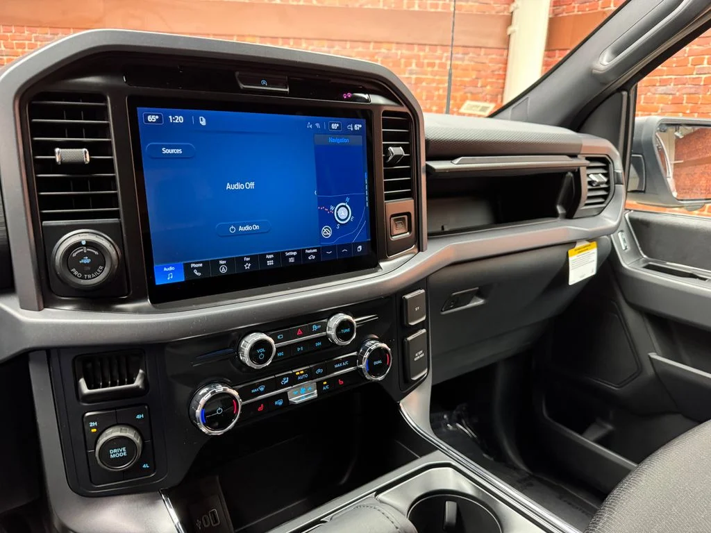 New 2026 Oxford White Ford XLT image 19