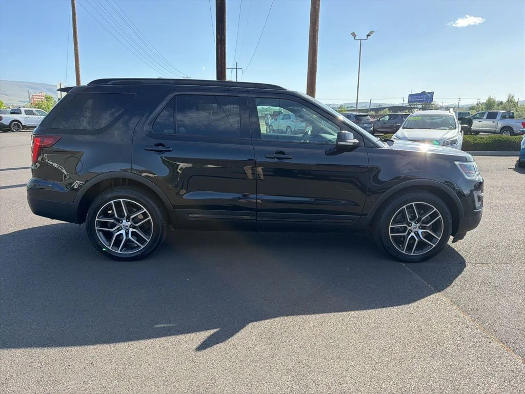 Used 2017 Shadow Black Ford Sport image 3