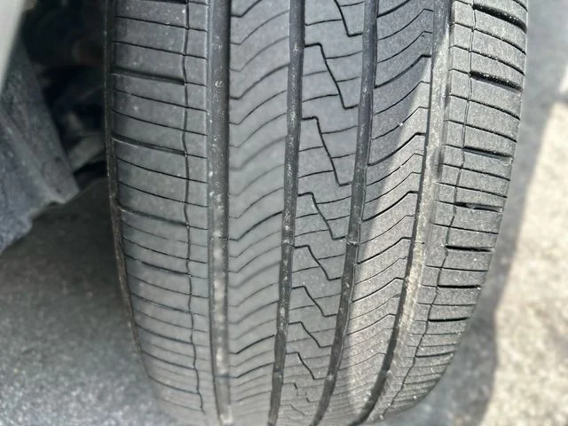 Used 2018 Gold Ford SEL image 11