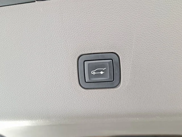 Used 2019 Gray Chevrolet 3LT image 33