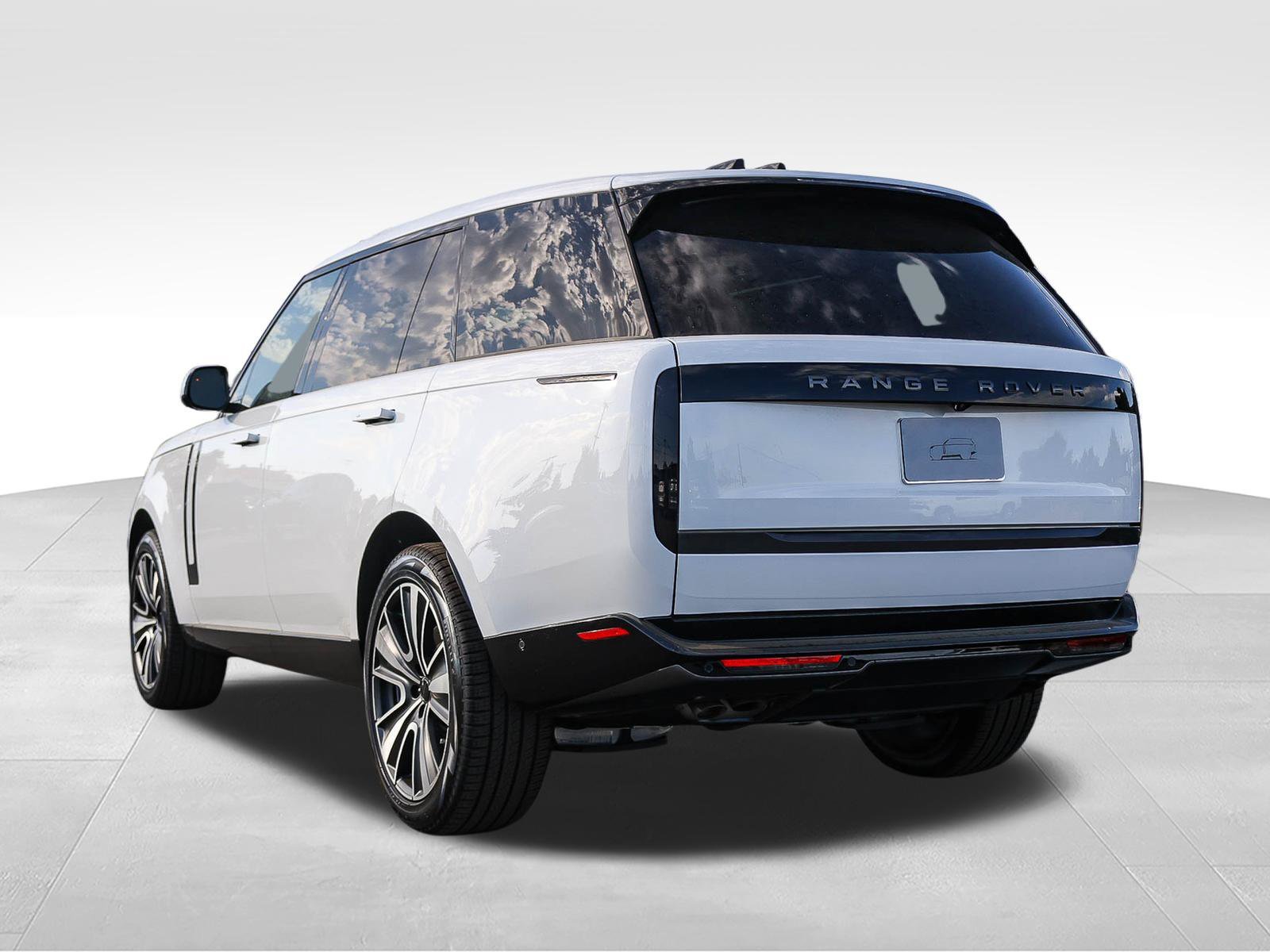 New 2026 Fuji White Land Rover SE image 7