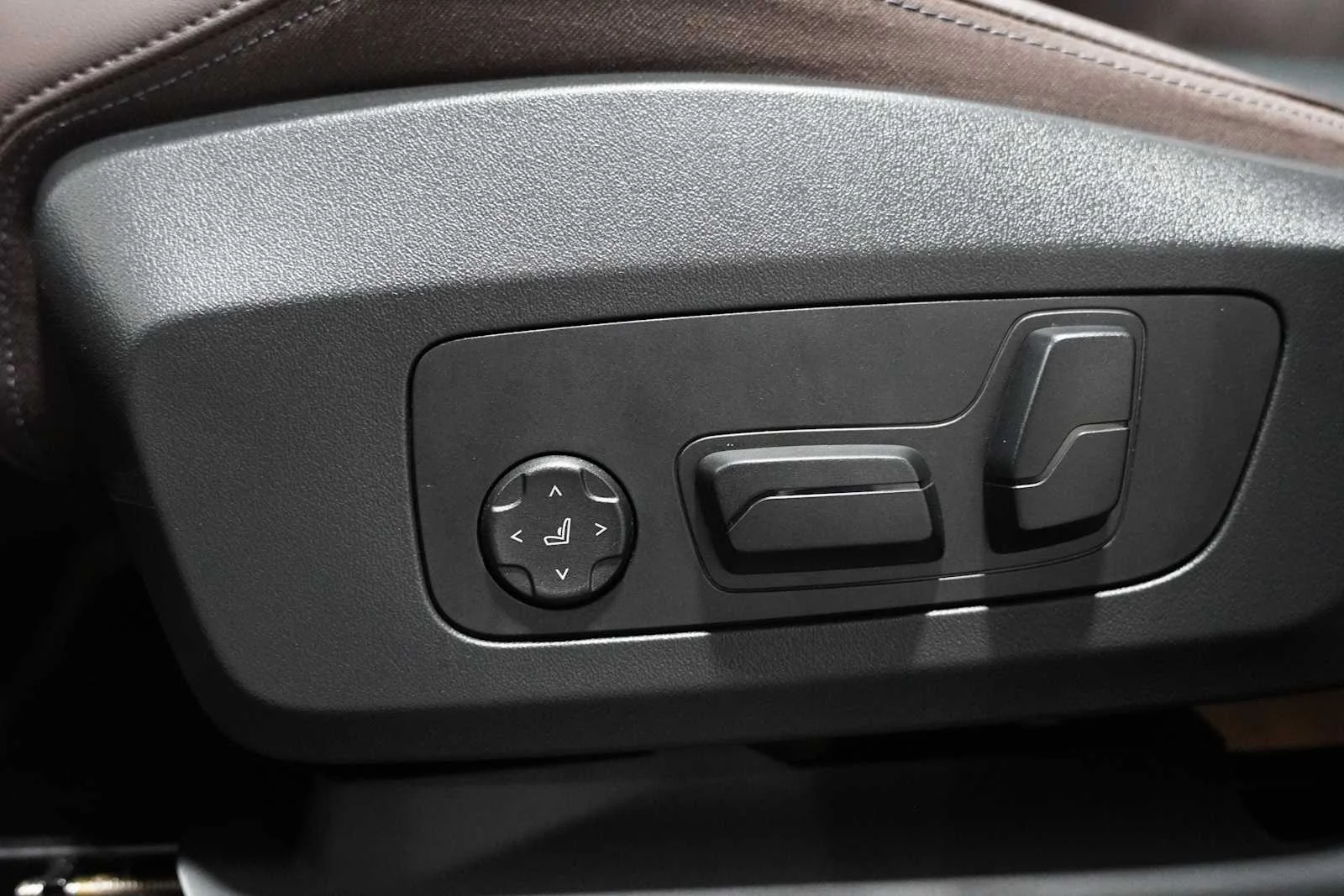 Used 2025 Phytonic Blue Metallic BMW xDrive28i image 13