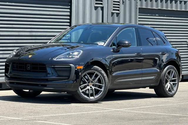 2023 Porsche Macan AWD