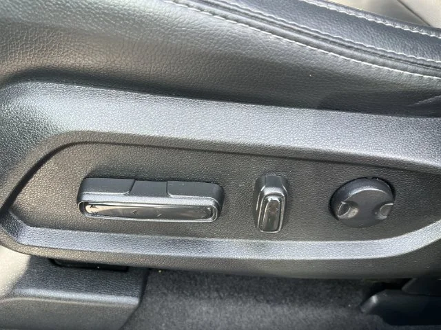 Used 2025  Honda Touring image 17