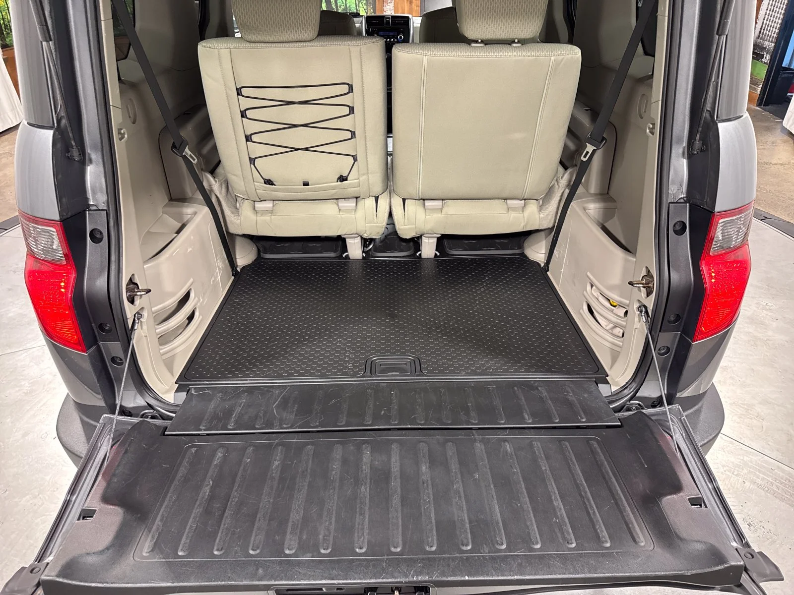 Used 2011 Polished Metal Metallic Honda EX image 19