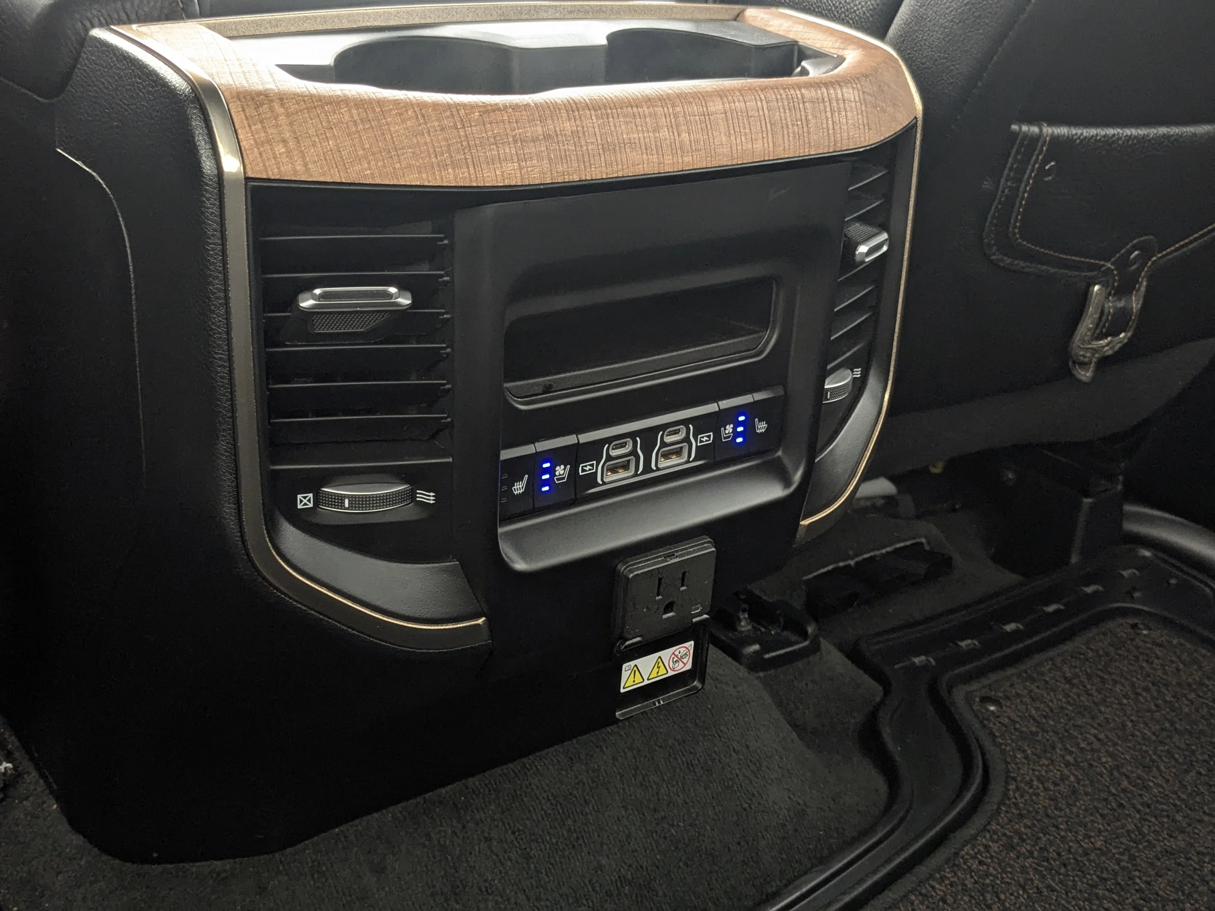 Used 2022 Black RAM Limited Longhorn - Level I - Dual Pane Sunroof - Leather - Harman/Kardon Audio - Advanced Safety & M image 29