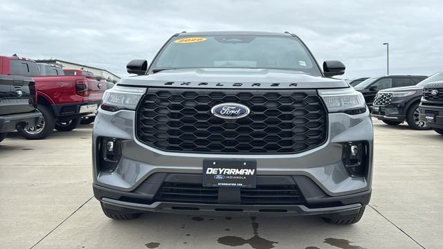 New 2026 Carbonized Gray Metallic Ford ST-Line image 4
