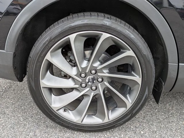Used 2020 Black Lincoln Reserve image 11