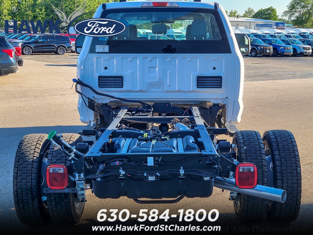 New 2026 Oxford White Ford F-450® XL image 5