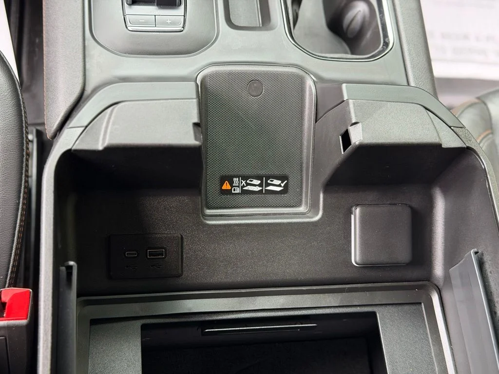Used 2025 Silver GMC Denali image 25