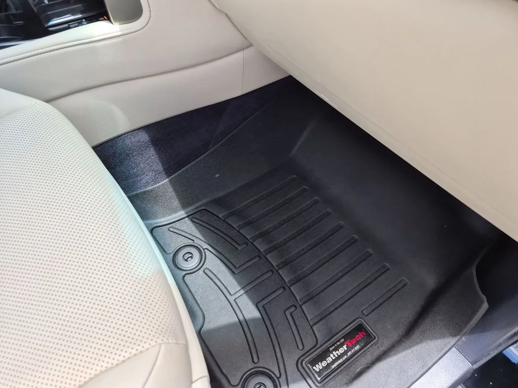 Used 2020 Black Lexus 460 image 37