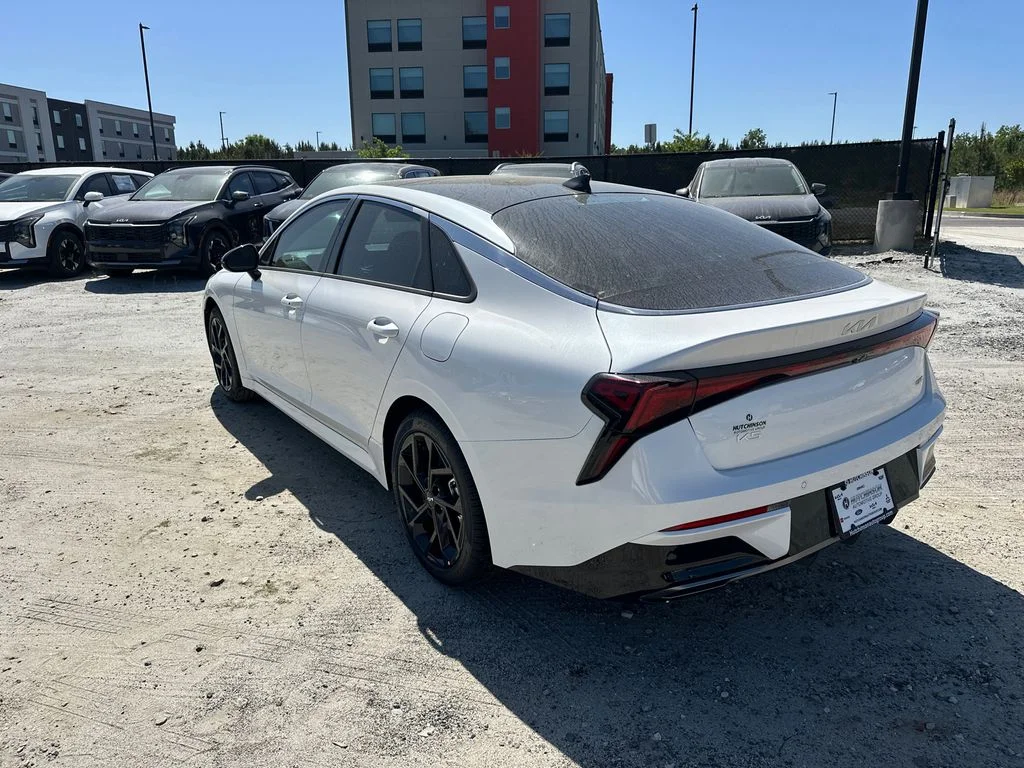 New 2026 White Kia GT-Line image 5