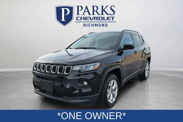 Used 2025 Black Jeep Latitude image 3