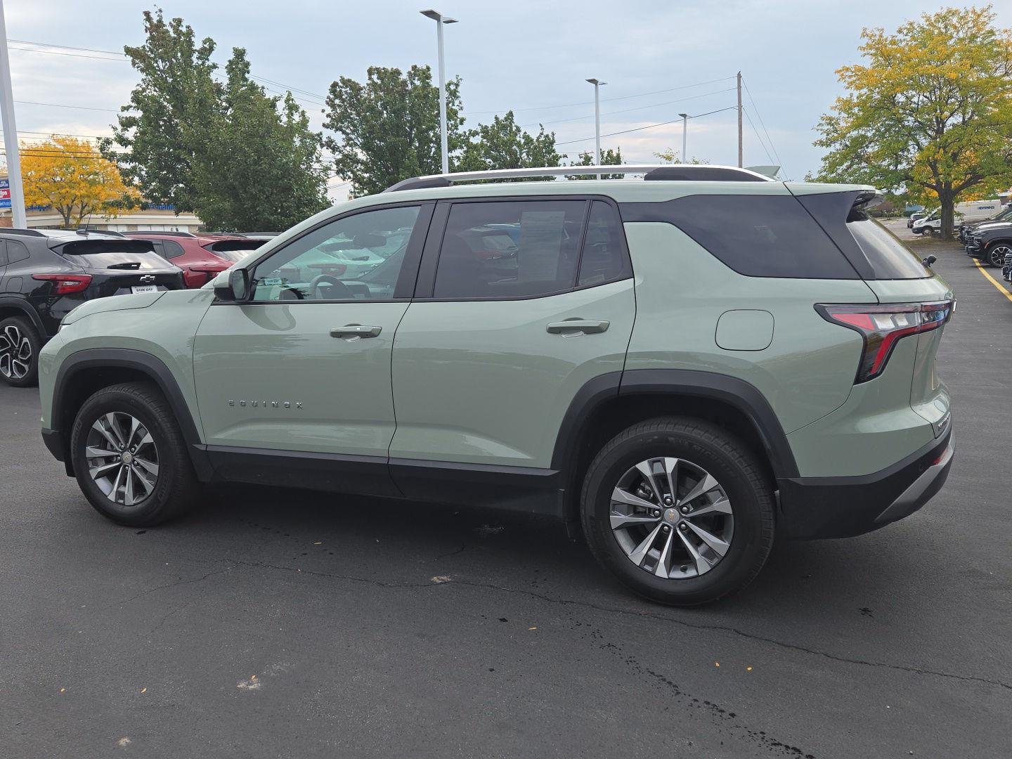 Used 2025 Cacti Green Chevrolet AWD LT image 4