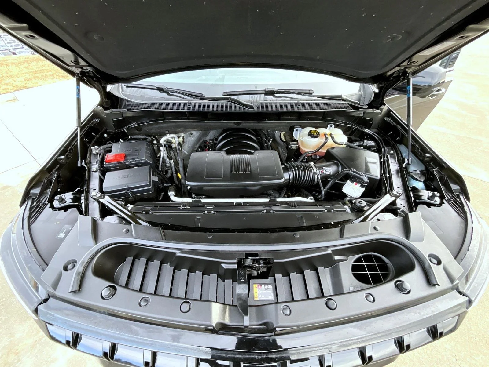 Used 2025 Black Chevrolet Z71 image 27