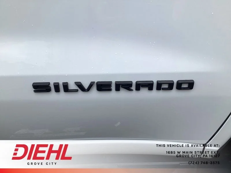 Used 2022 White Chevrolet RST image 10