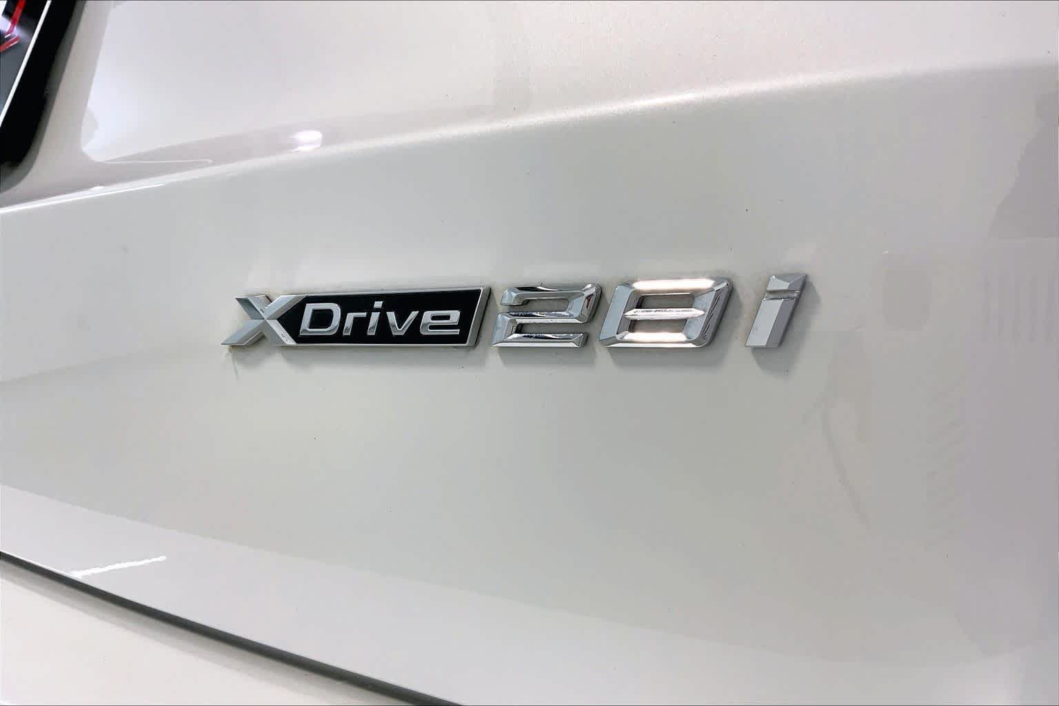 Certified Used 2024 Mineral White Metallic BMW xDrive28i image 9
