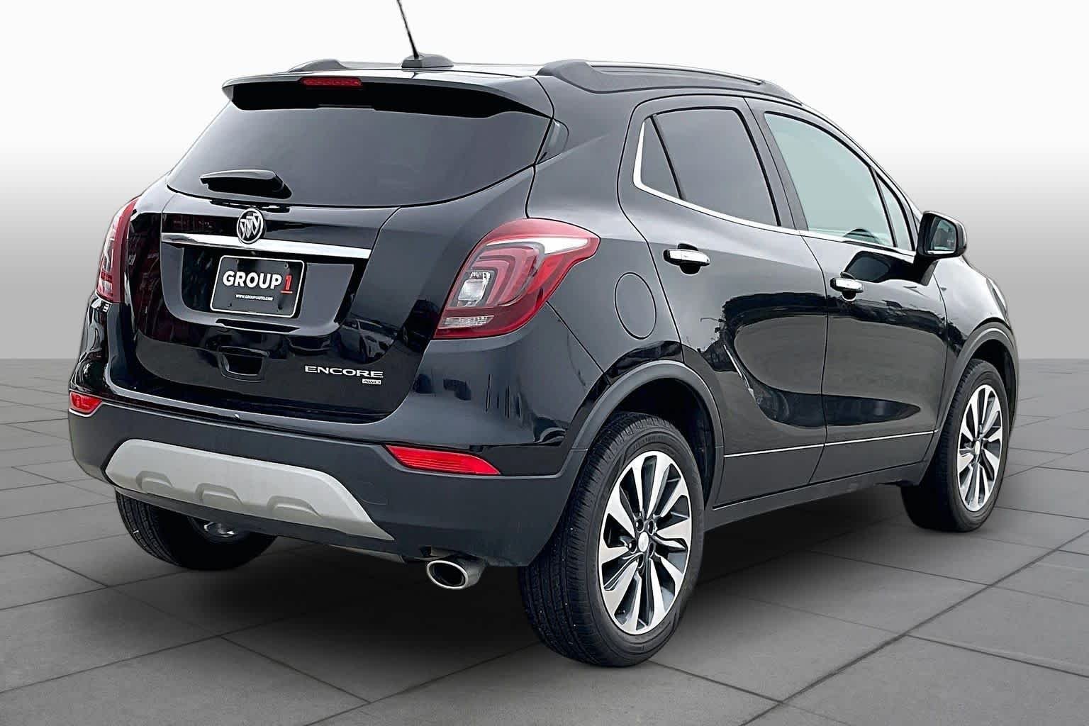 Used 2022 Ebony Twilight Metallic Buick Preferred image 13