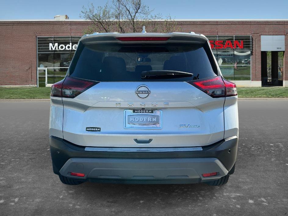 Used 2023 Brilliant Silver Metallic Nissan SV image 3