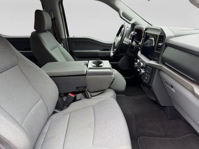 Used 2025 Oxford White Ford XLT image 16