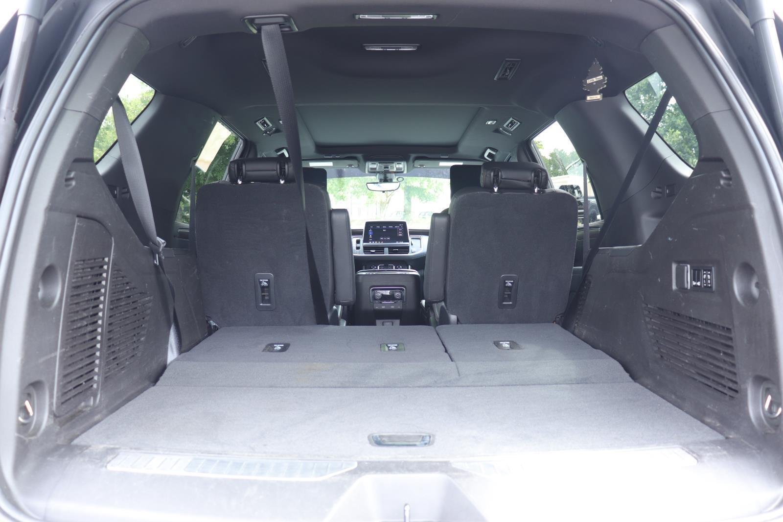 Used 2021 Iridescent Pearl Tricoat Chevrolet High Country image 17