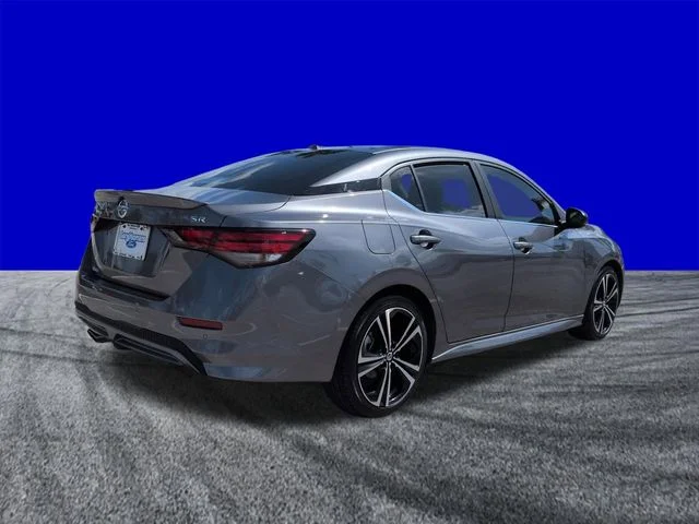 Certified Used 2023 Gun Metallic Nissan SR image 4