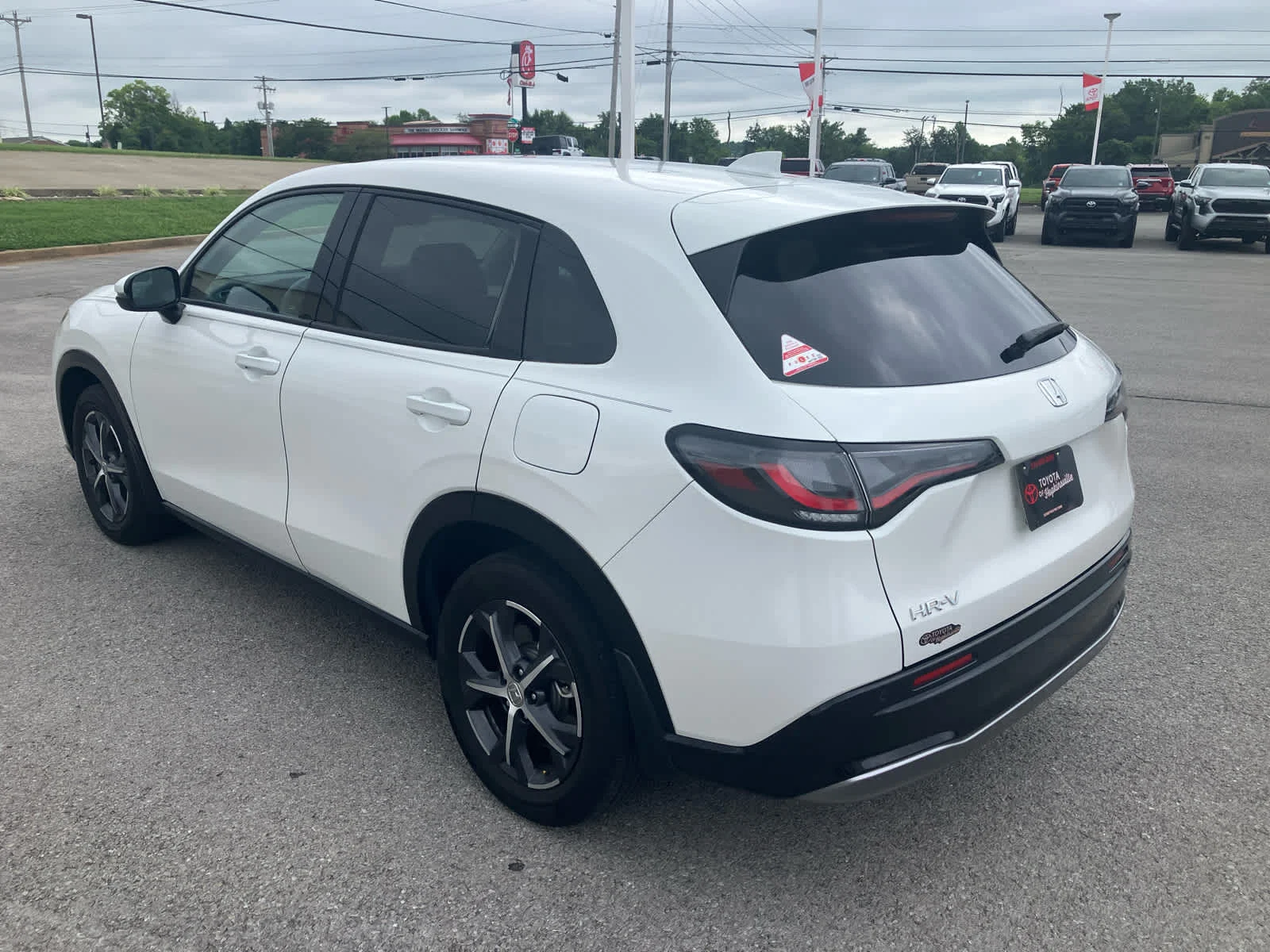 Used 2024 Platinum White Pearl Honda EX-L image 5