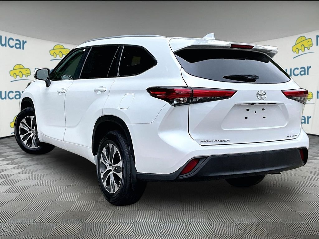 Used 2023 Beige Toyota XLE image 4