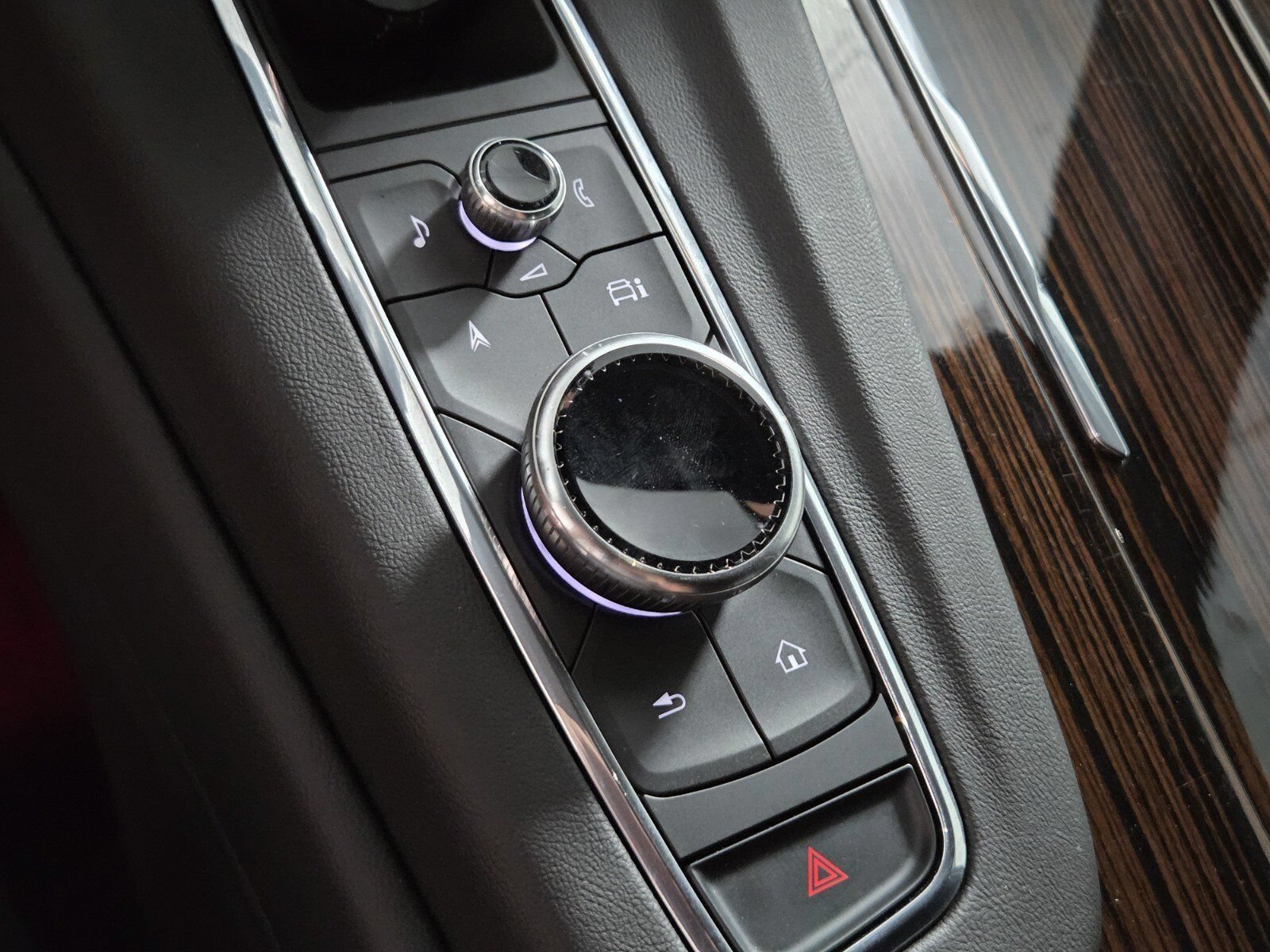 2023 Cadillac Escalade Premium Luxury - Photo 28