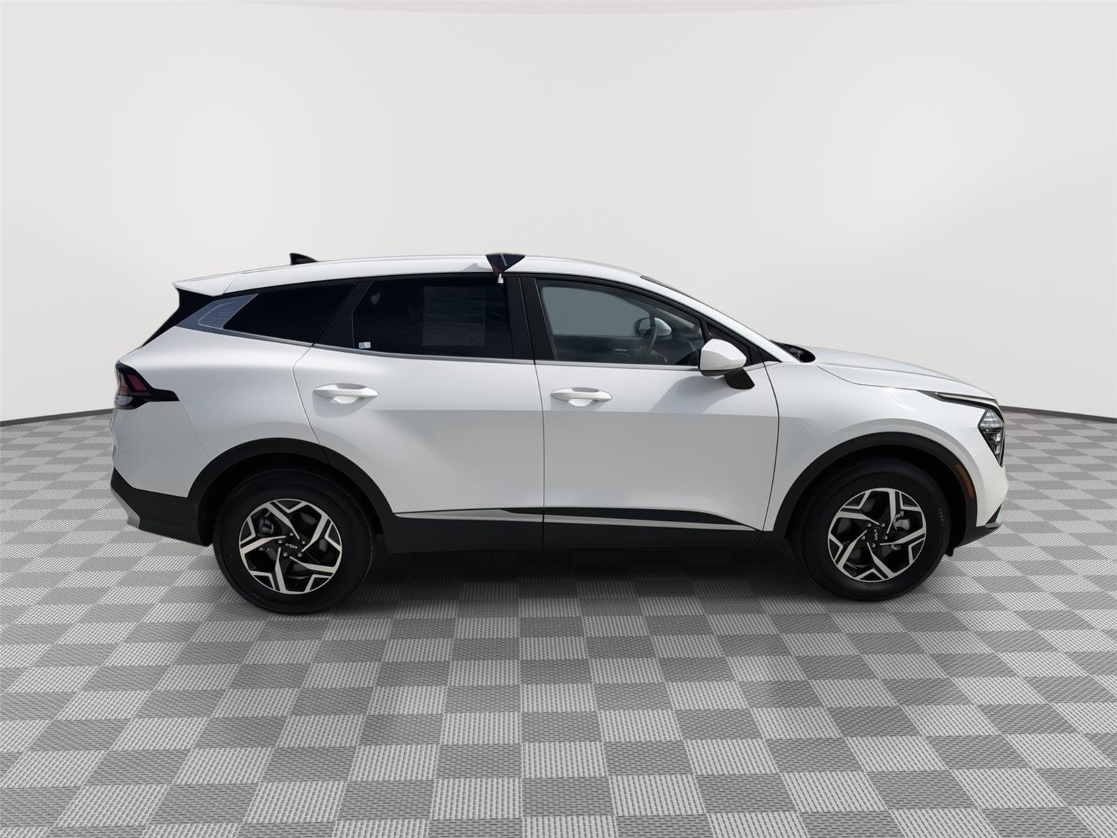 Certified Used 2025 Snow White Pearl Kia LX image 7