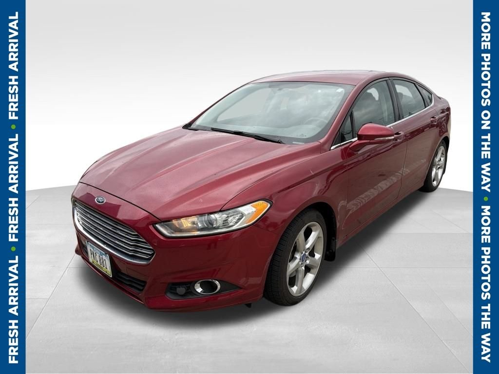 Used 2013 Red Ford SE image 1