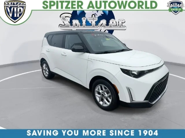 Used 2025 White Kia S image 2