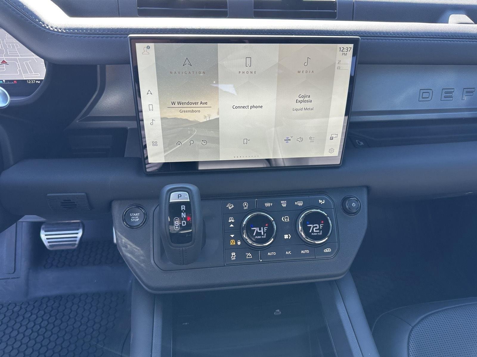 Used 2025 Petra Copper Premium Metallic Land Rover OCTA Edition One image 26