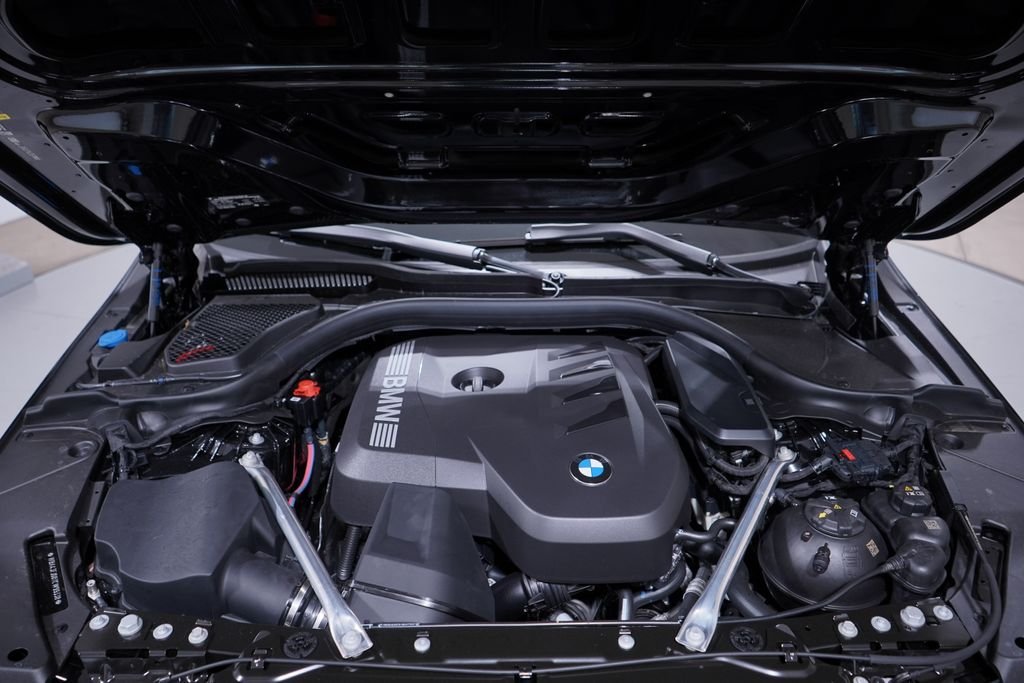 Used 2026 Black Sapphire Metallic BMW 530i image 19