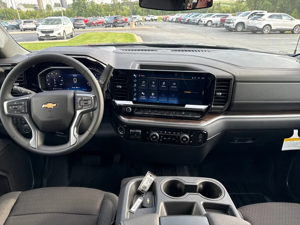 2026 Chevrolet Silverado 1500 LT - Photo 9