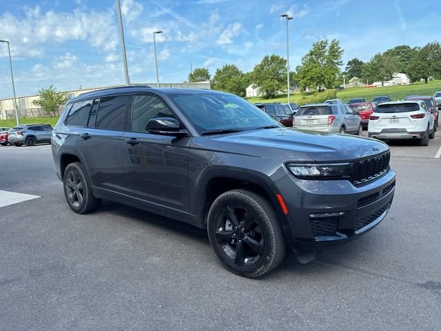 Used 2024 Gray Jeep Limited 4x4 image 6
