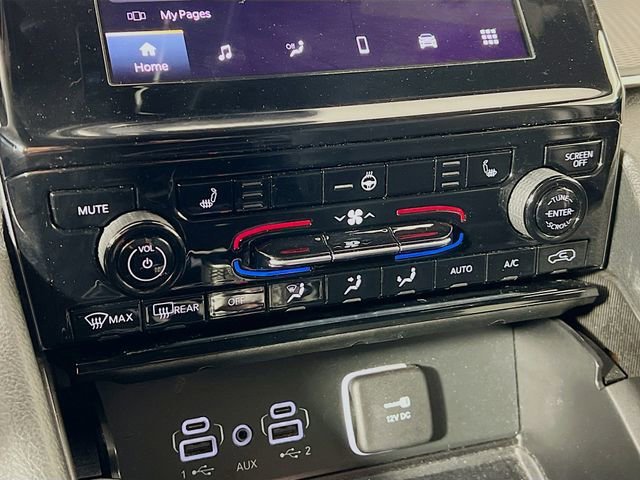 Used 2024 White Jeep Altitude image 19
