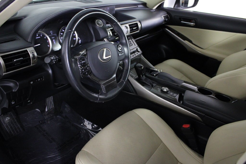 Used 2015  Lexus 250 image 17