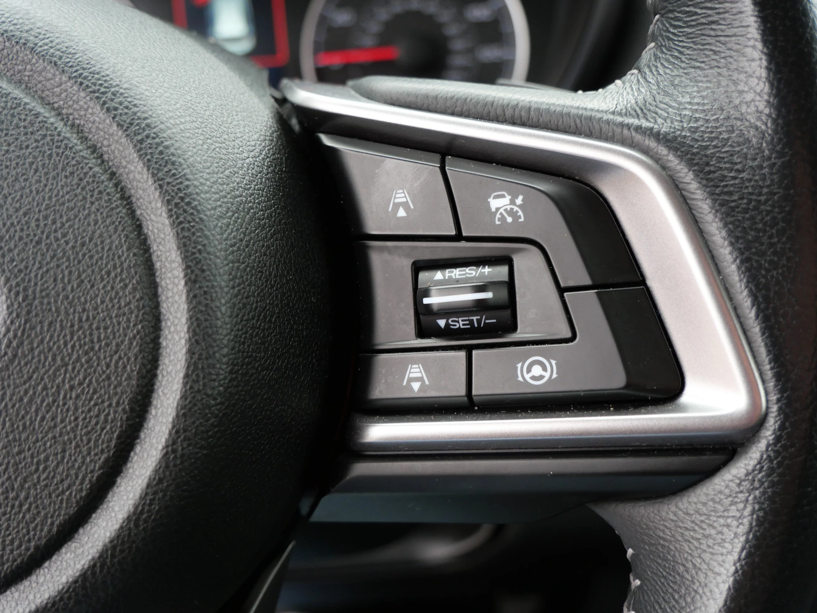 Used 2022 Ice Silver Metallic Subaru Premium image 28