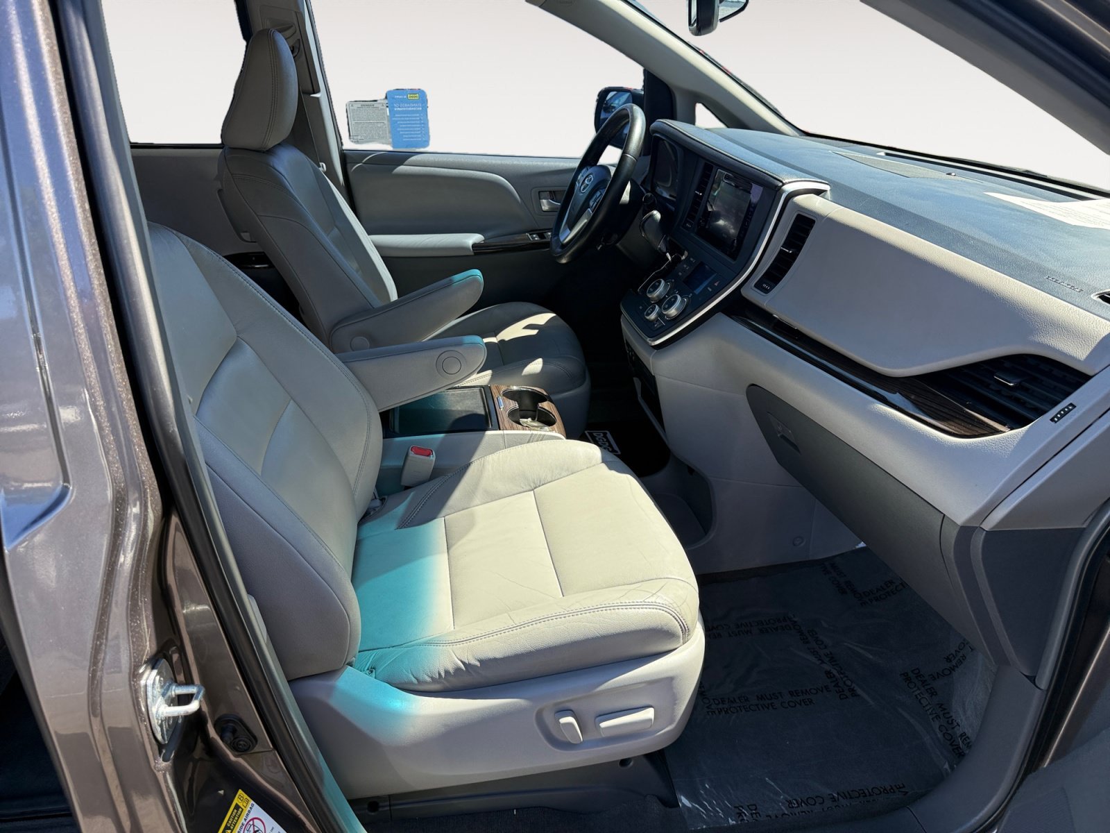Used 2015 Predawn Gray Mica Toyota XLE image 18
