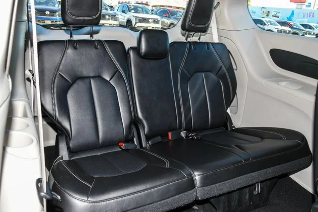 Used 2023 Silver Chrysler Touring L image 24