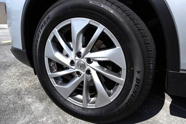Used 2014 Silver Nissan SL image 5