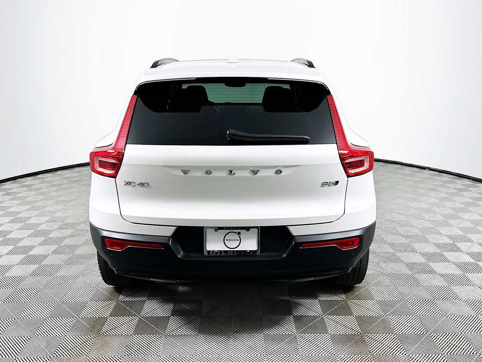 Certified Used 2023 Crystal White Volvo Plus image 6