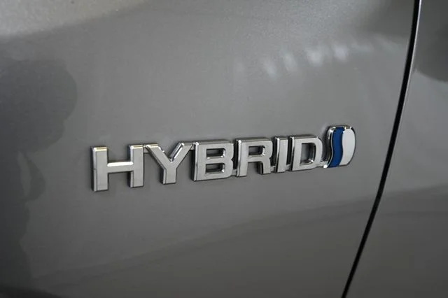 Used 2021 Silver Toyota XLE image 29