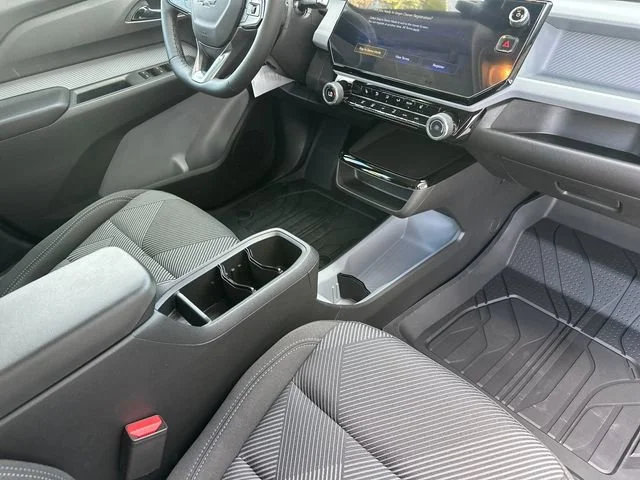 New 2027 Summit White Chevrolet LT image 16