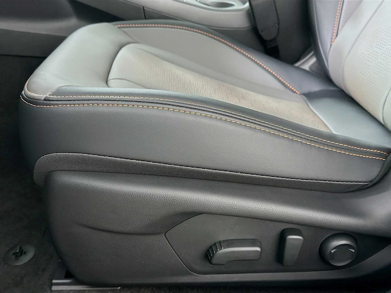 New 2026 MAGNETITE GRAY PEARL Subaru Limited image 17