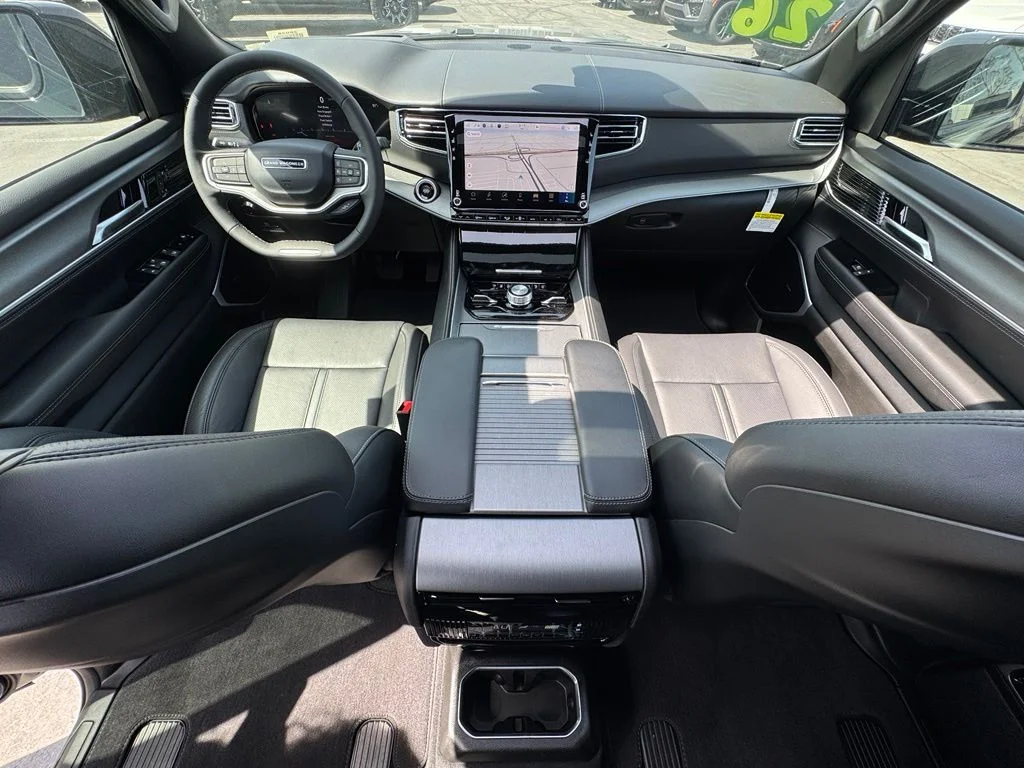New 2026 High Gloss Black Exterior Paint Jeep Limited Reserve image 30