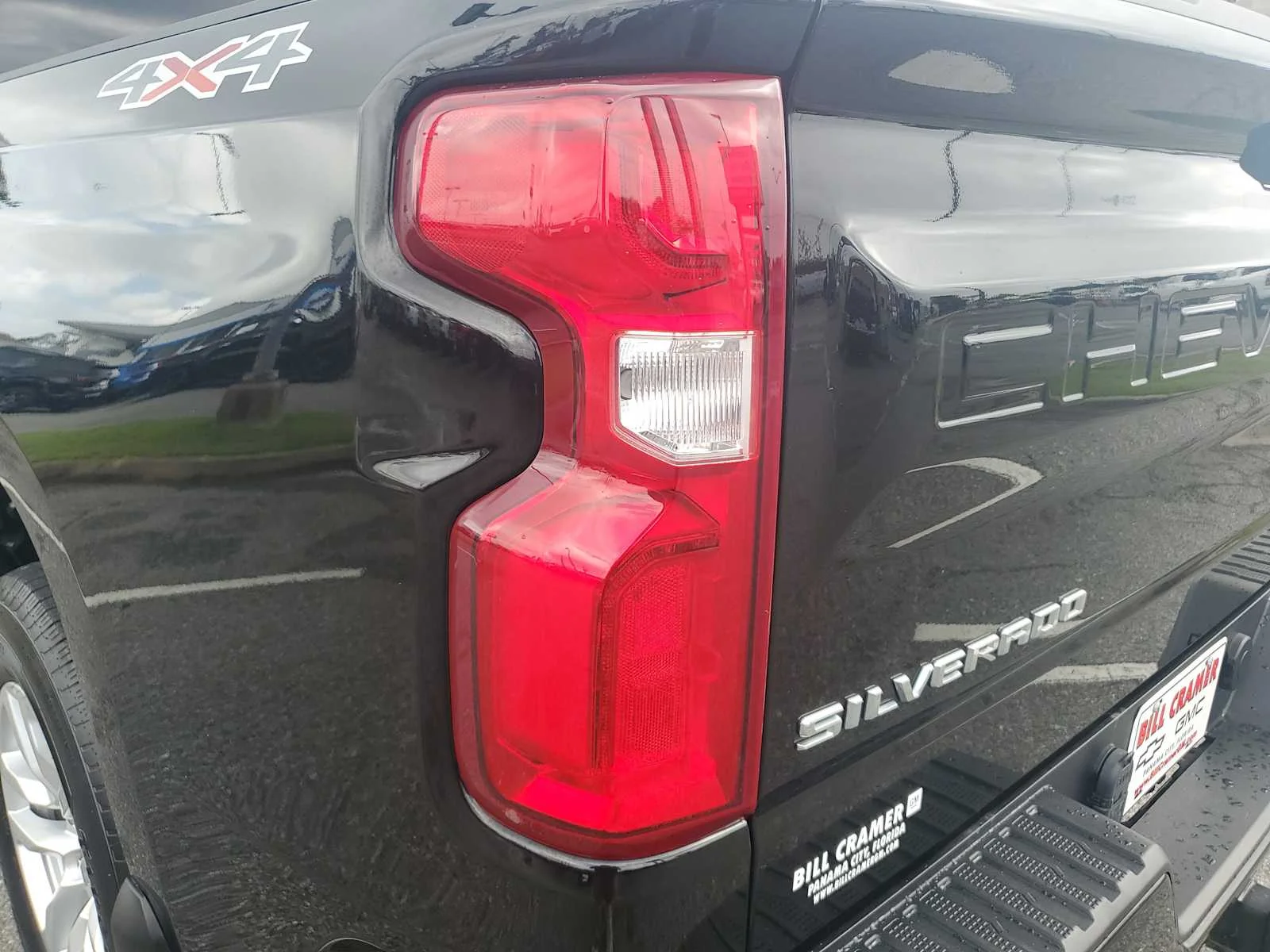 Used 2019 BLACK Chevrolet RST image 4