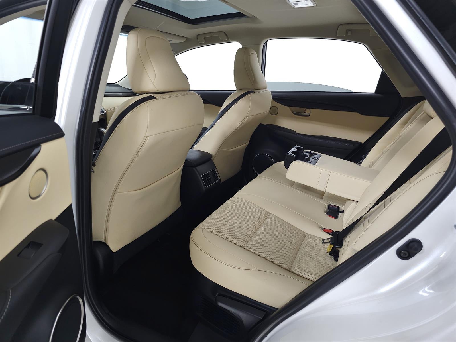 Used 2016 White Lexus PREMIUM image 27