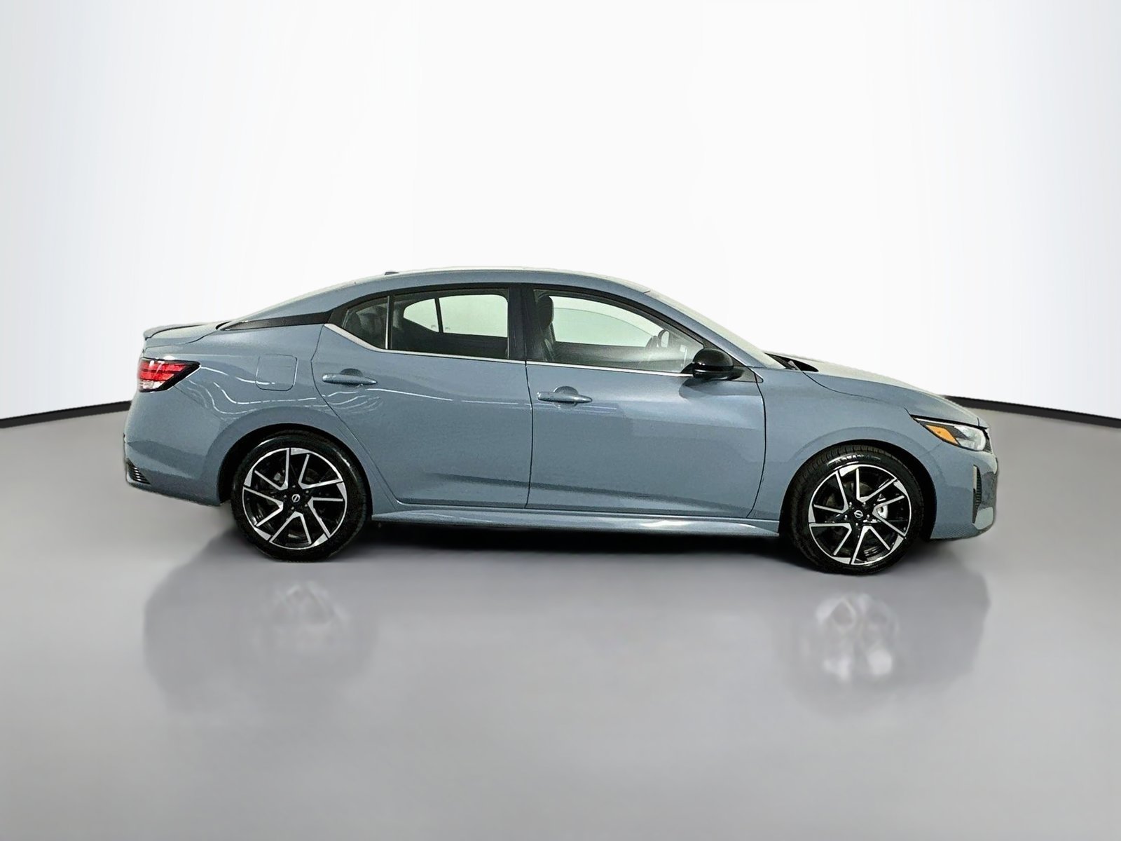 Used 2025 Atlantic Gray Metallic Nissan SR image 9
